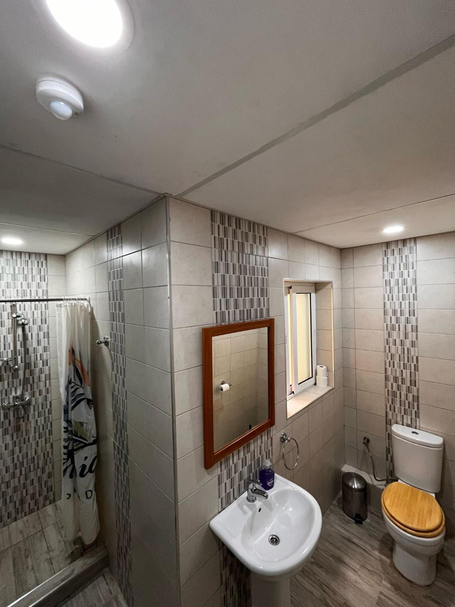 Homestay Central Sliema Airconditioned Comfortable With Self Check In And Self Check Out