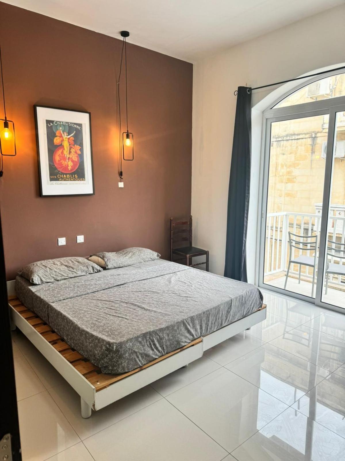 Central Sliema Airconditioned Comfortable With Self Check In And Self Check Out * Gzira